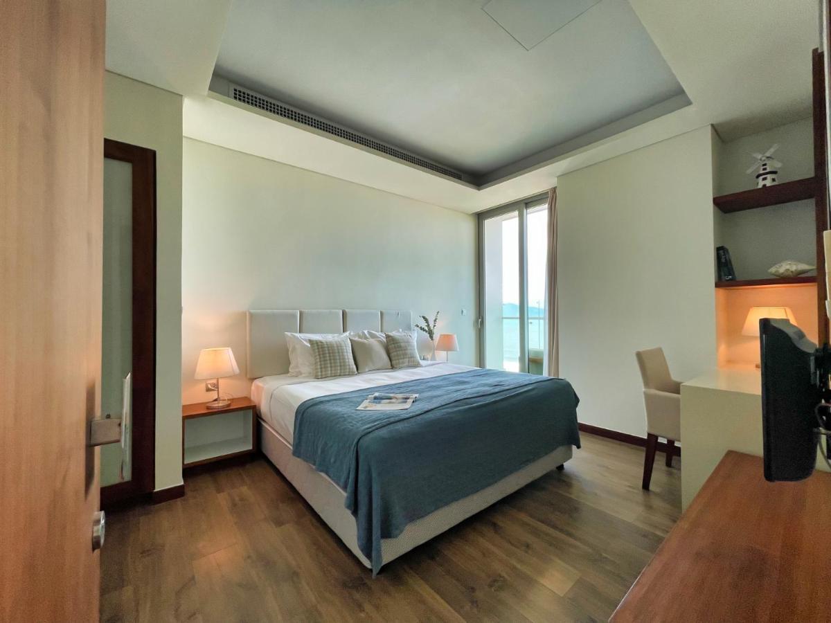 Stunning Apartments Across My Khe Beach ! Rooftop Pool & Gym Da Nang Exterior foto
