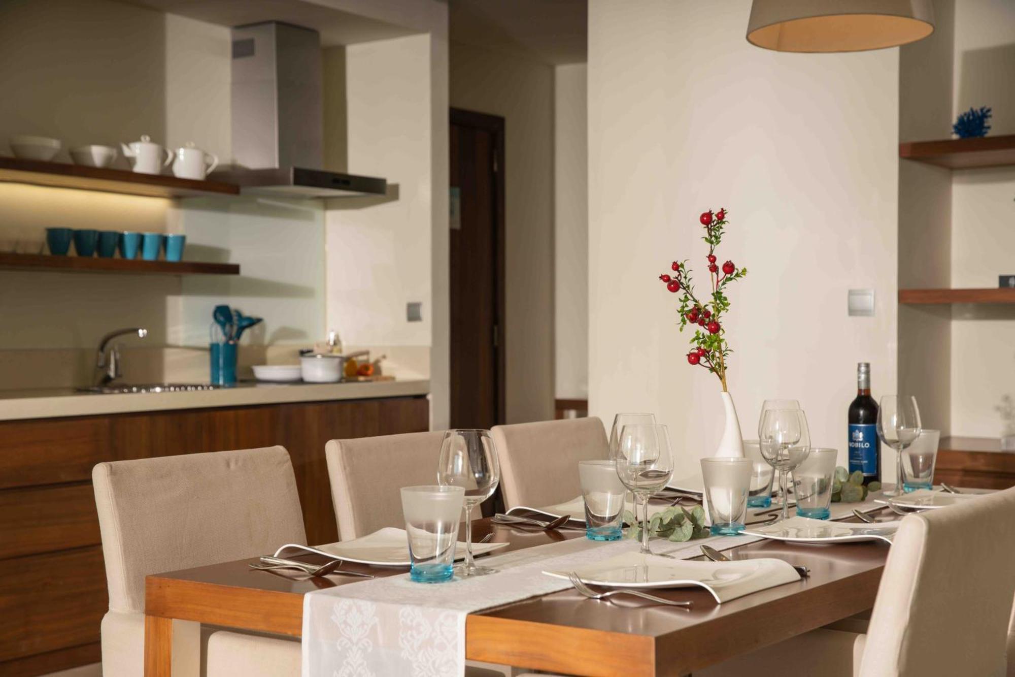 Stunning Apartments Across My Khe Beach ! Rooftop Pool & Gym Da Nang Exterior foto