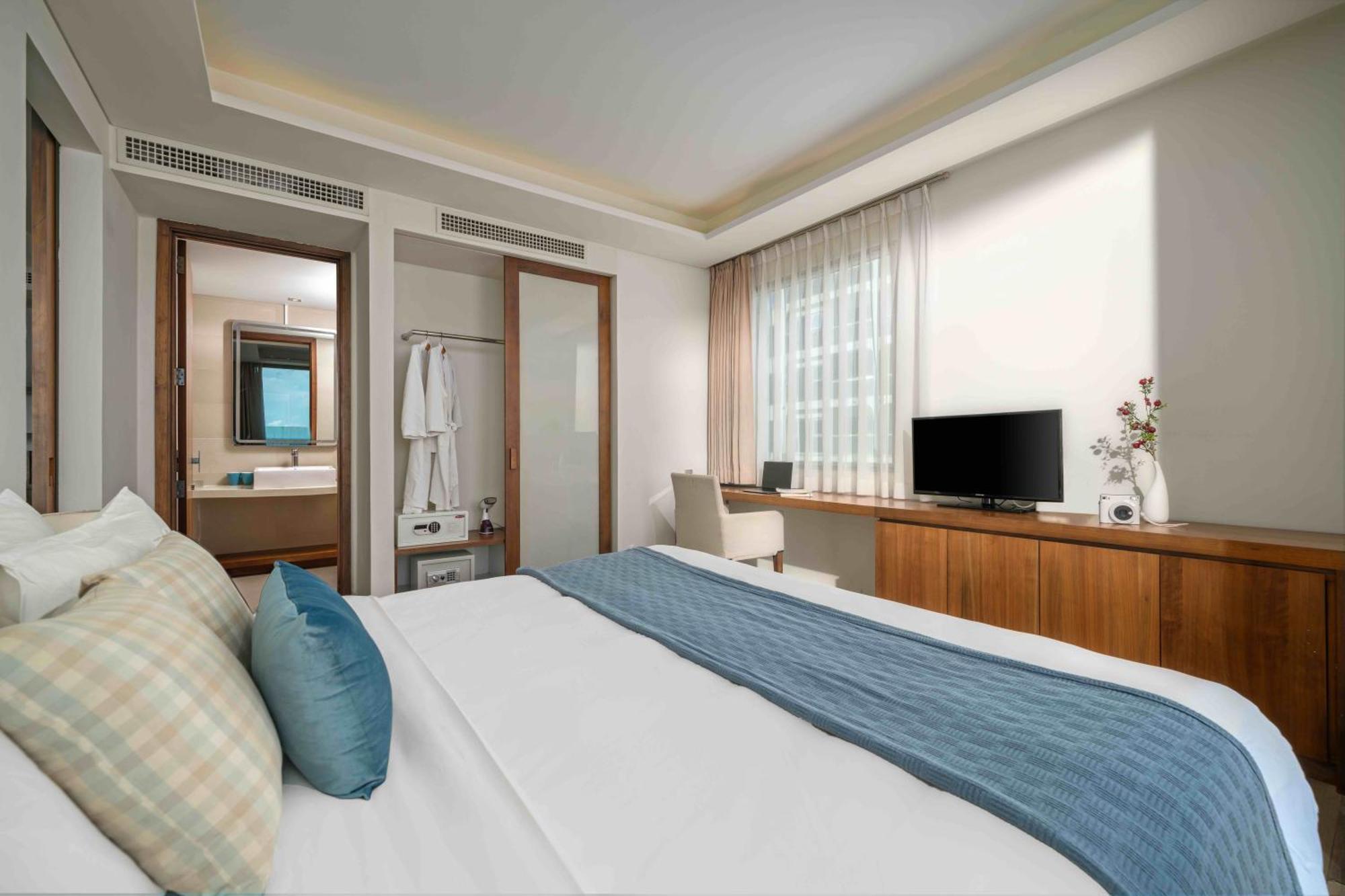 Stunning Apartments Across My Khe Beach ! Rooftop Pool & Gym Da Nang Exterior foto