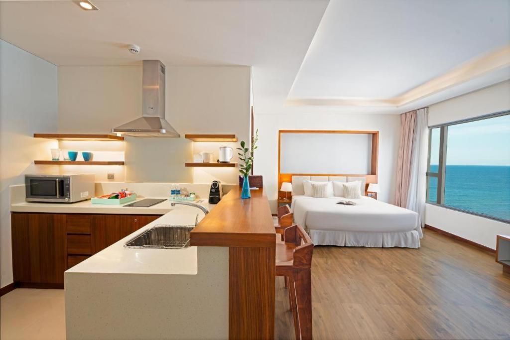 Stunning Apartments Across My Khe Beach ! Rooftop Pool & Gym Da Nang Exterior foto